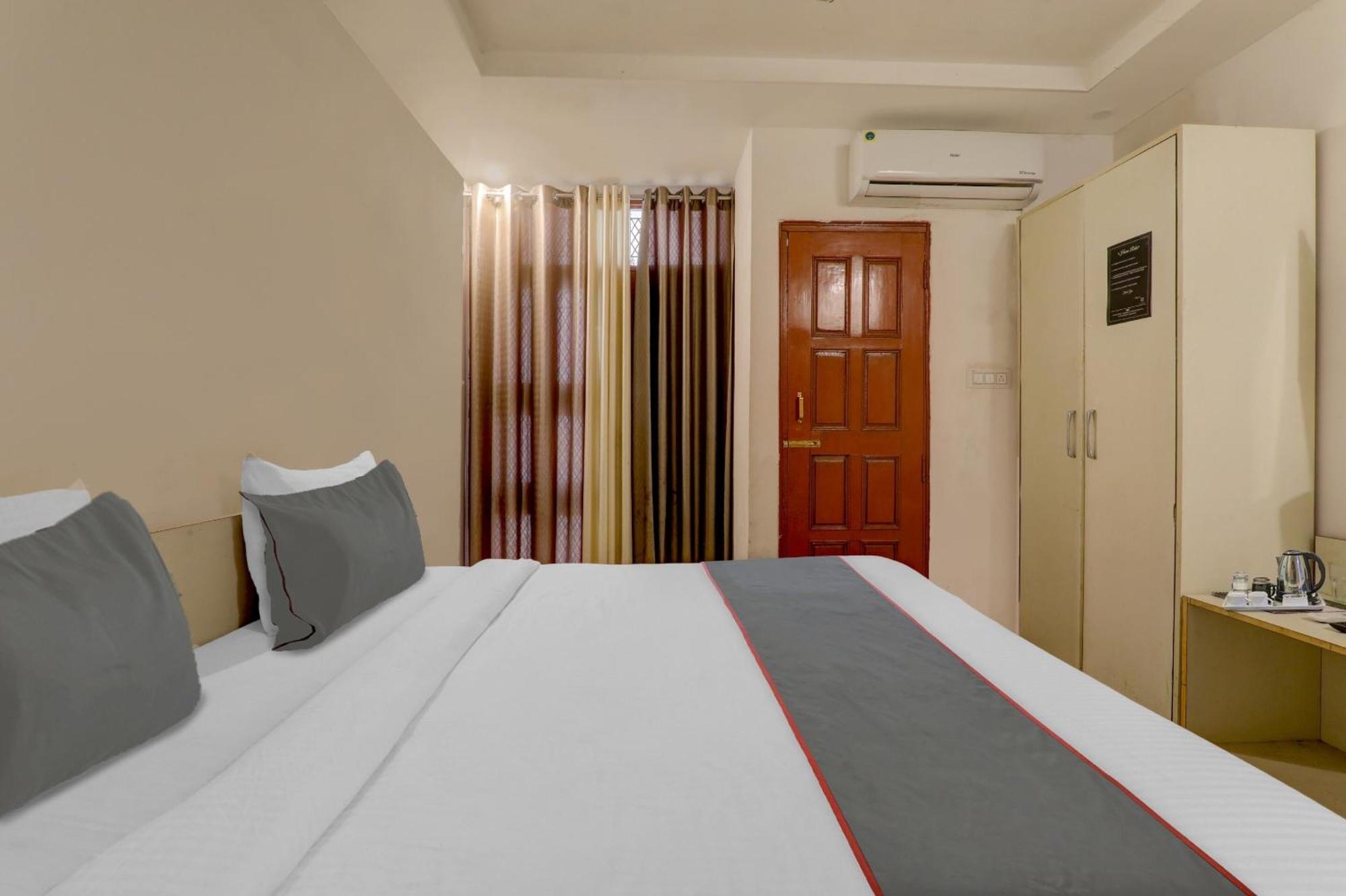Collection O Premier Near Hazratganj Hotel Lucknow Luaran gambar